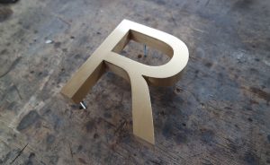 LETRAS EN BRONCE - NUMEROS EN BRONCE - LOGOS EN BRONCE